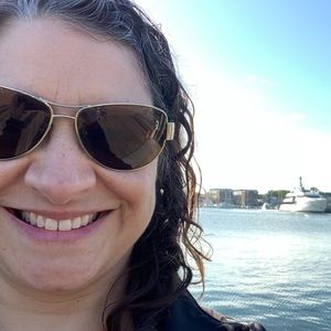 Meet your Posher, Germane